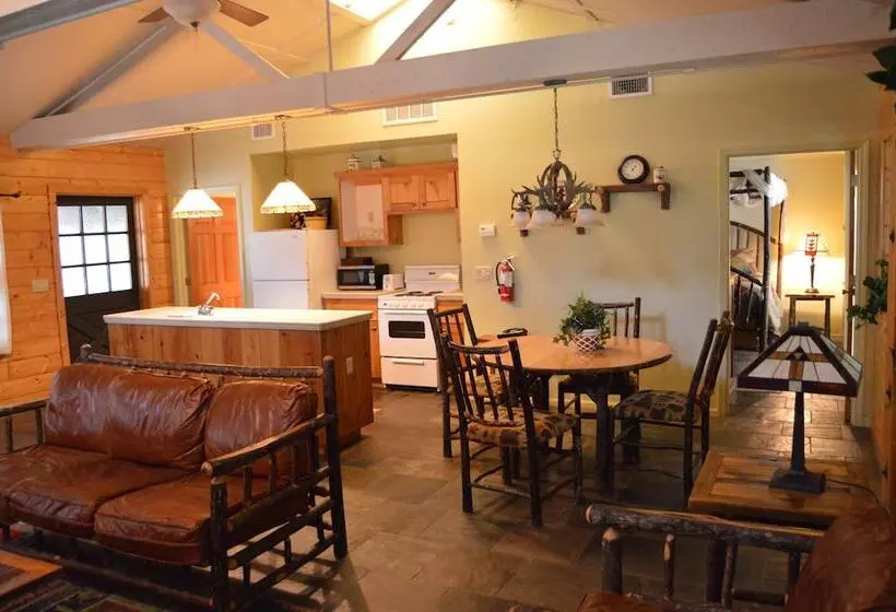 モーテル Red Bud Lodge