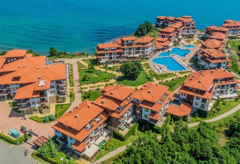 منتجع Saint Thomas Holiday Village