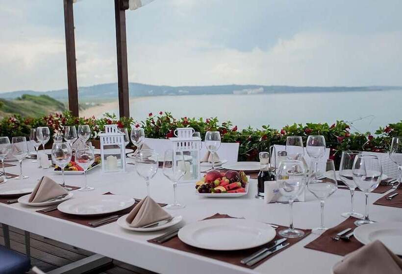 منتجع Saint Thomas Holiday Village