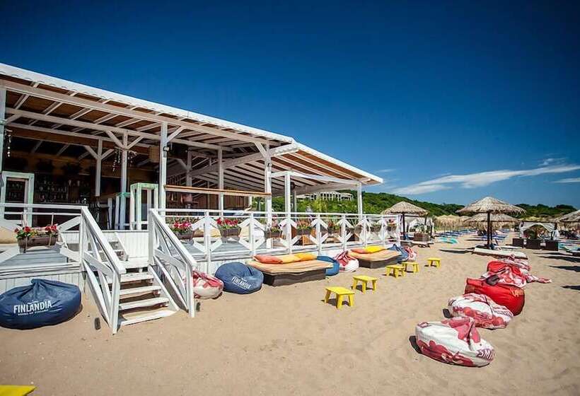 منتجع Saint Thomas Holiday Village