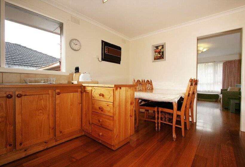 3 43 Thames Holiday Unit