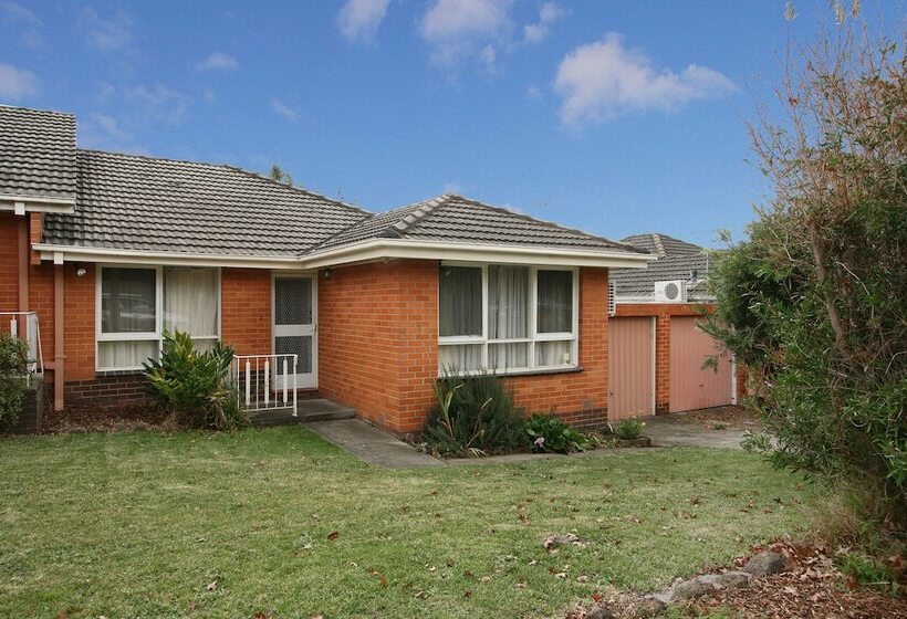 3 43 Thames Holiday Unit