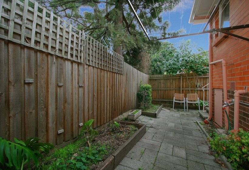 3 43 Thames Holiday Unit