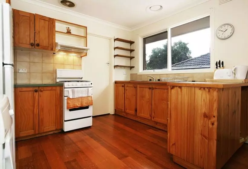 3 43 Thames Holiday Unit