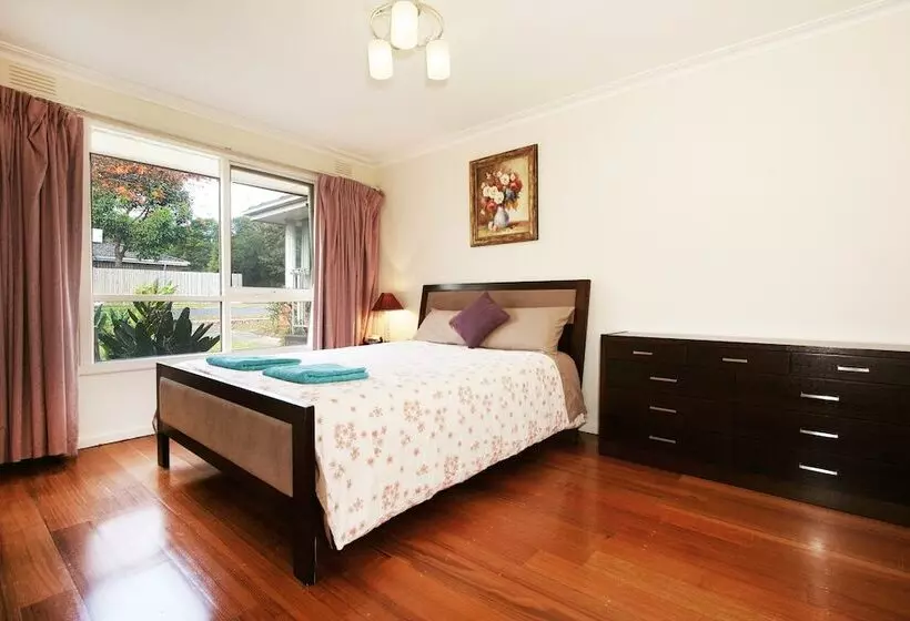 3 43 Thames Holiday Unit
