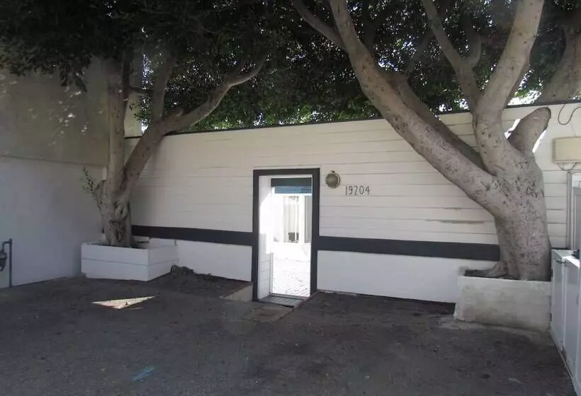 3 Bedroom House On The Beach