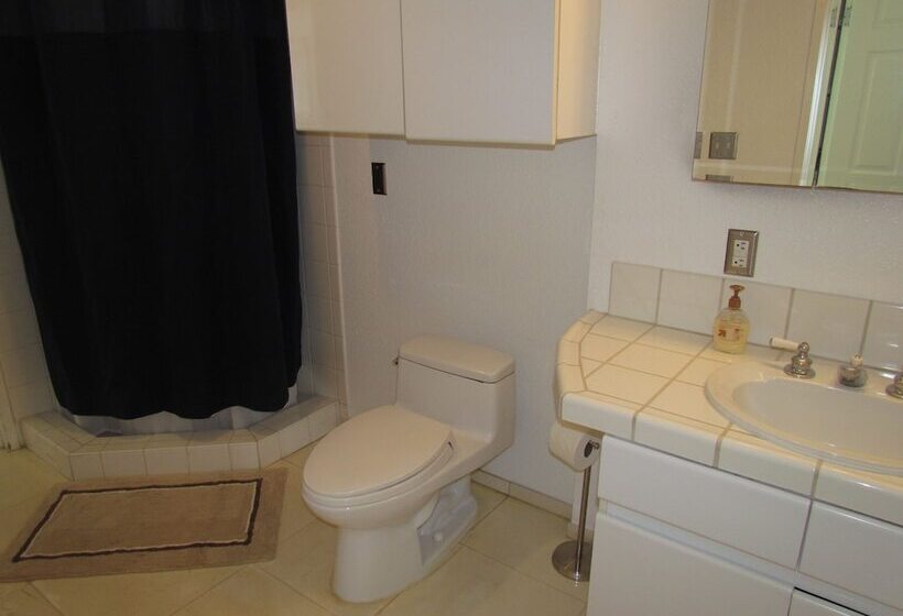 3 Bedroom House On The Beach