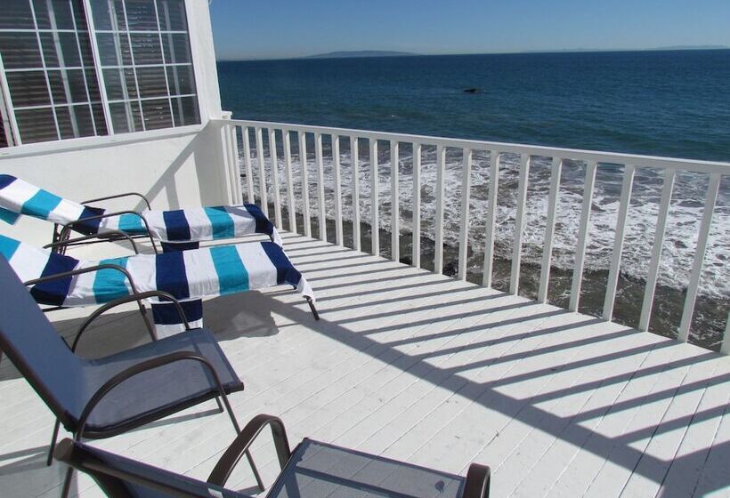 3 Bedroom House On The Beach