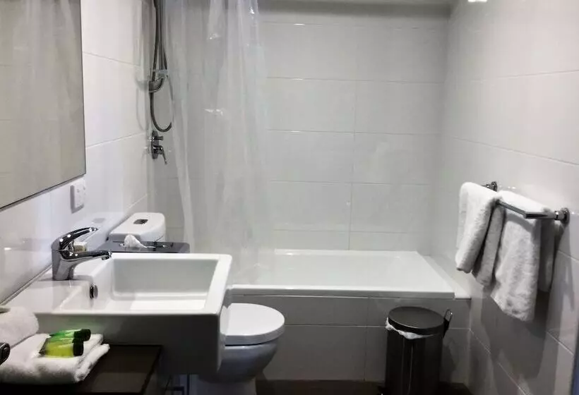 Baileys Serviced Apartments