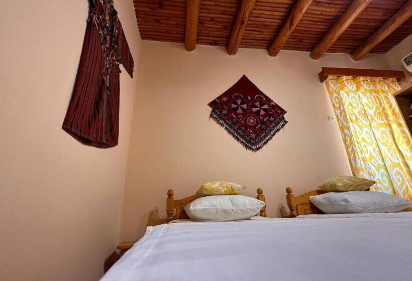 Bed and Breakfast Sarrafon Guest House