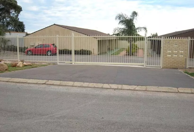 Como Apartments   Geraldton