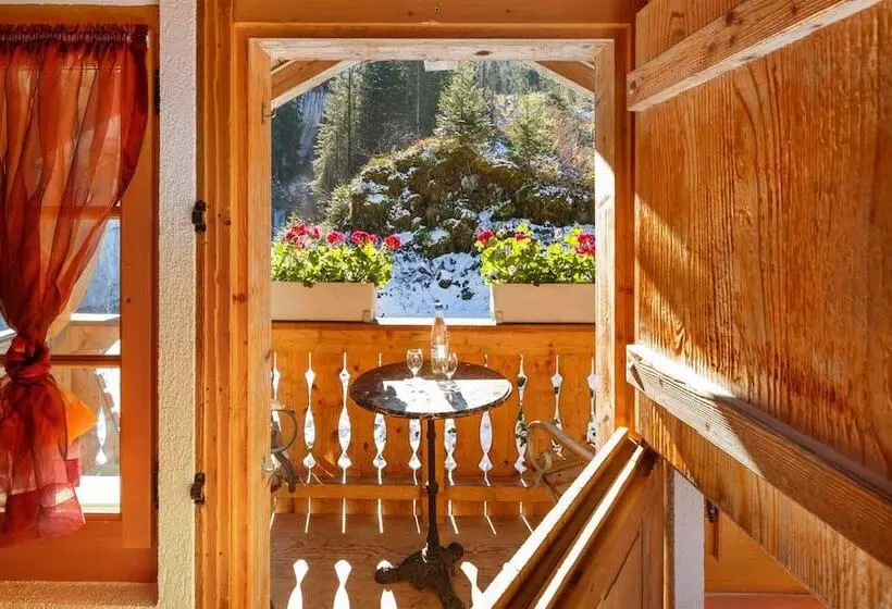 Griesalp Hotels