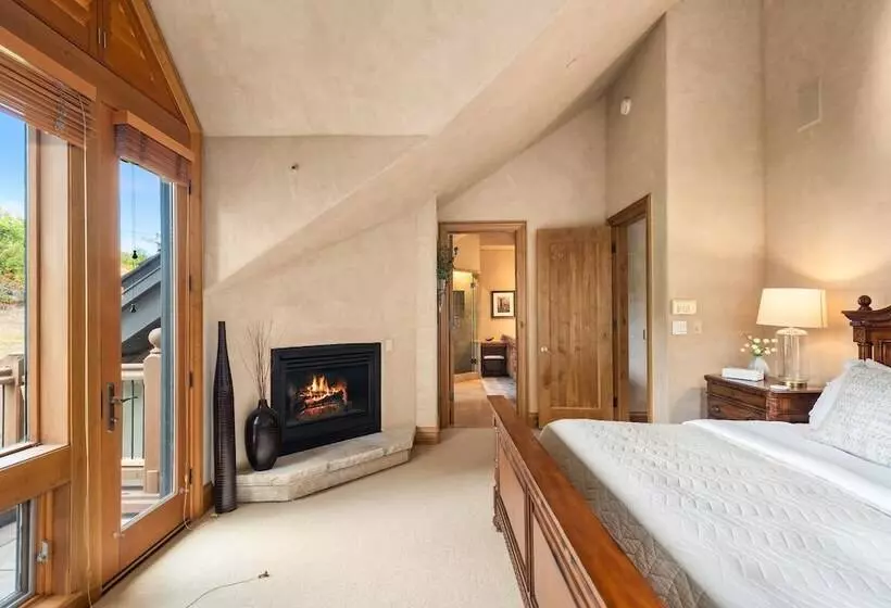 Owl Creek Snowmass By Frias