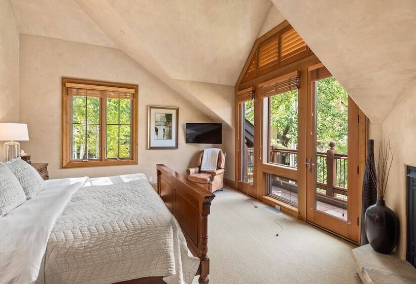 Owl Creek Snowmass By Frias