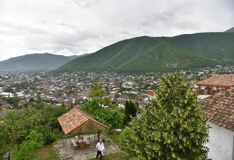 تختخواب و صبحانه Sheki Panorama Guest House