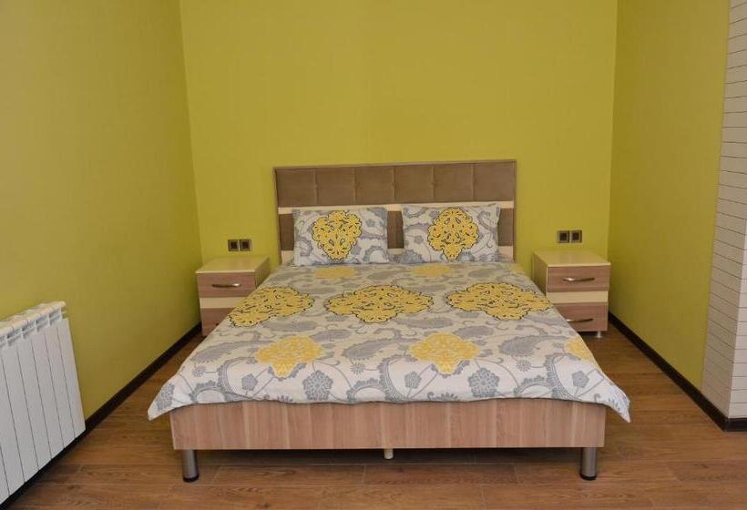 تختخواب و صبحانه Sheki Panorama Guest House