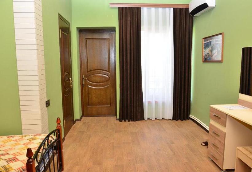 تختخواب و صبحانه Sheki Panorama Guest House