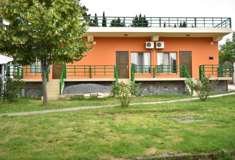 تختخواب و صبحانه Sheki Panorama Guest House