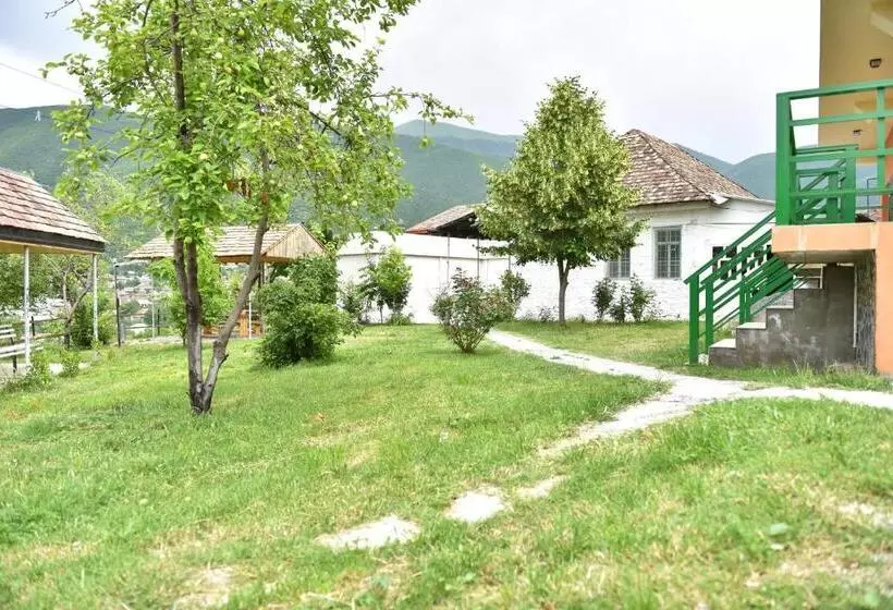 تختخواب و صبحانه Sheki Panorama Guest House