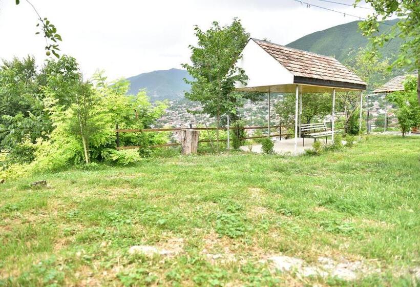 تختخواب و صبحانه Sheki Panorama Guest House