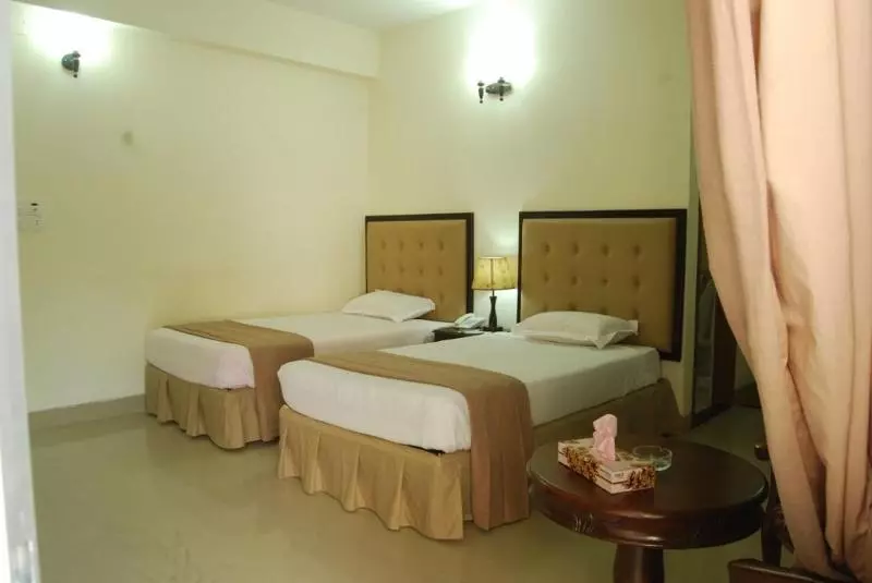 هتل Ambassador Residency