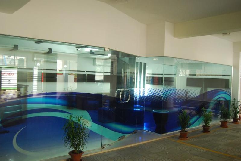 هتل Ambassador Residency