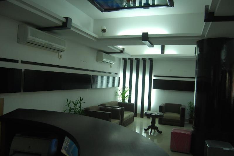 هتل Ambassador Residency