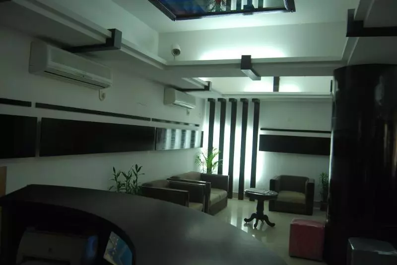 هتل Ambassador Residency