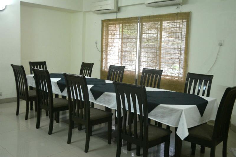 هتل Ambassador Residency