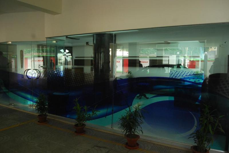 هتل Ambassador Residency