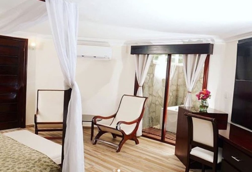 هتل Kaliko Beach Club All Inclusive Resort