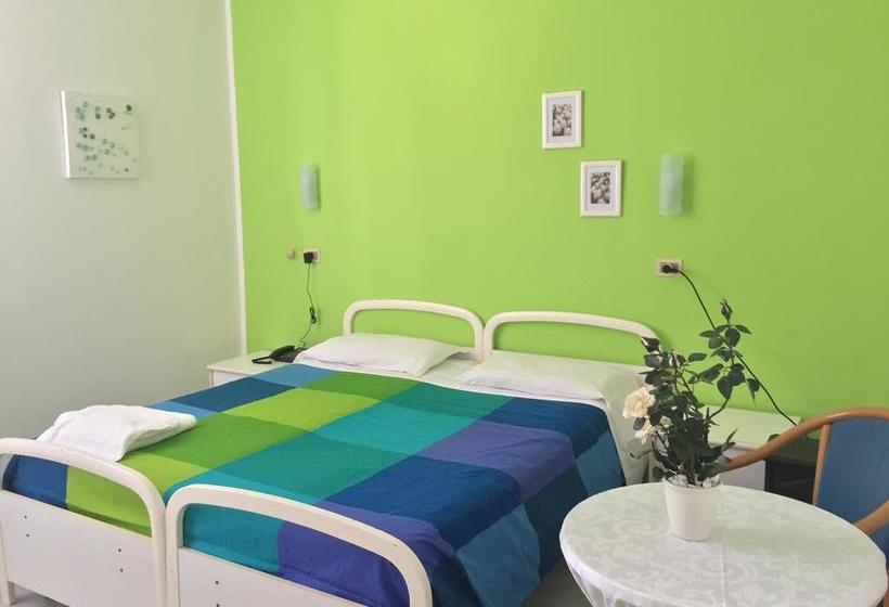 Отель Mediterraneo Rooms Cecina