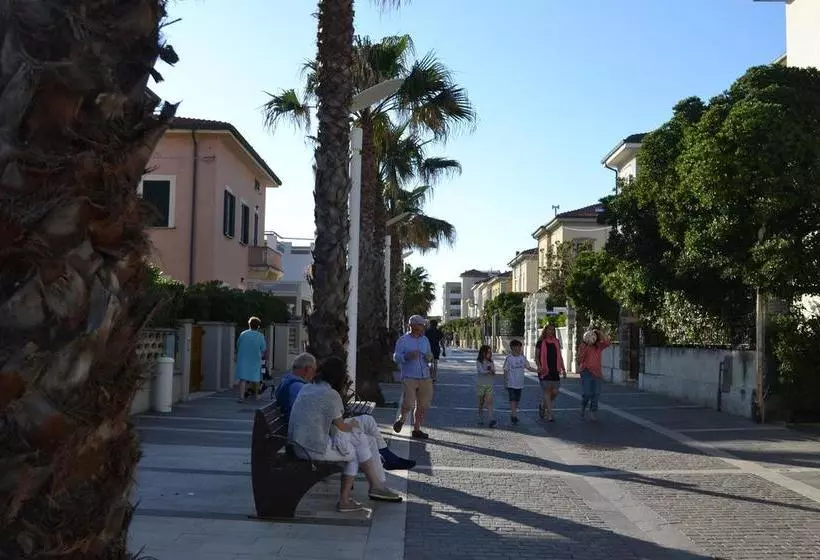 ホテル Mediterraneo Rooms Cecina
