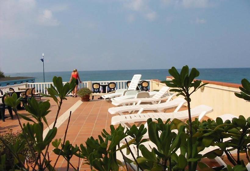 Отель Mediterraneo Rooms Cecina