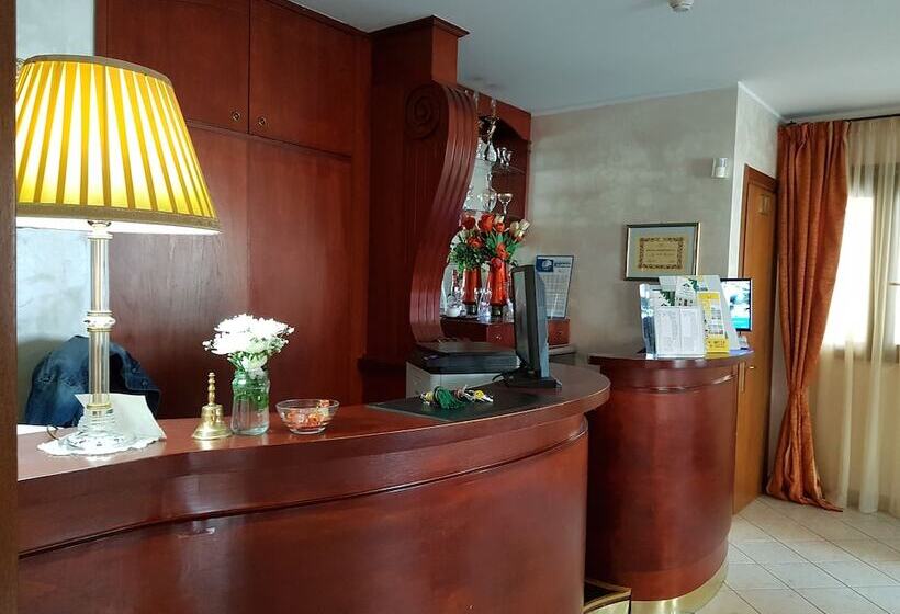 호텔 Ristorante Rinelli