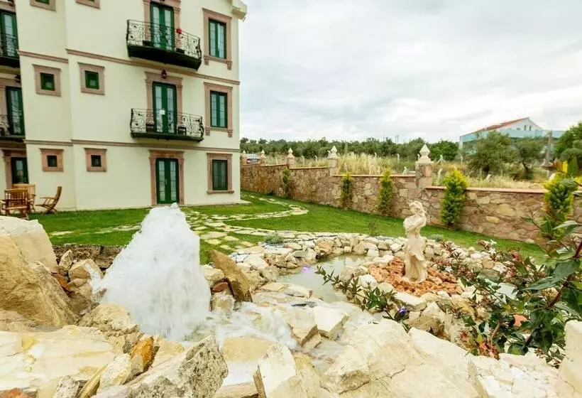 Cunda Kordon Otel