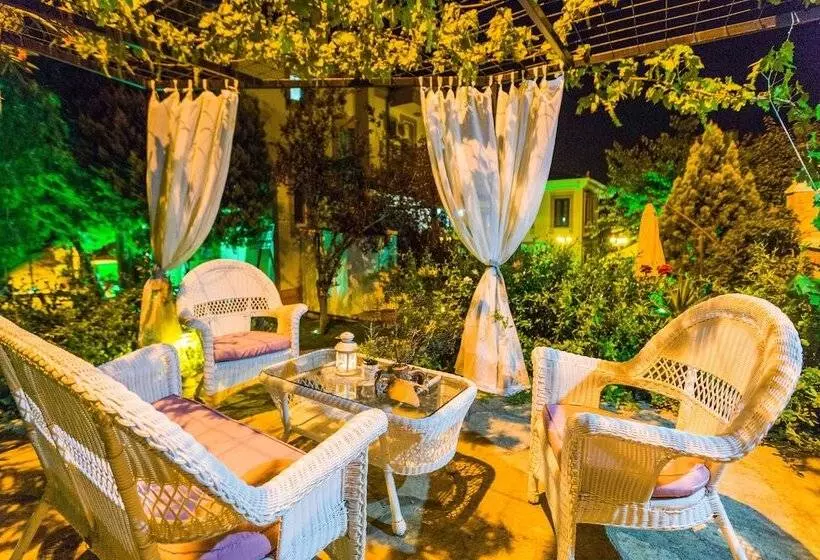 Cunda Kordon Otel
