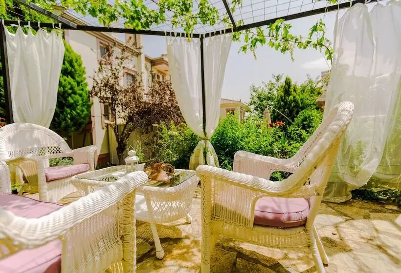 Cunda Kordon Otel
