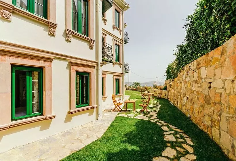 Cunda Kordon Otel