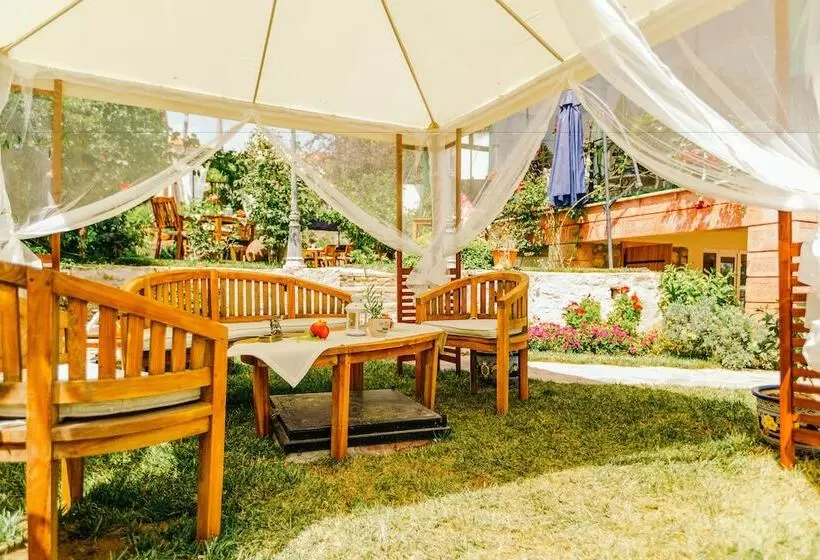 Cunda Kordon Otel