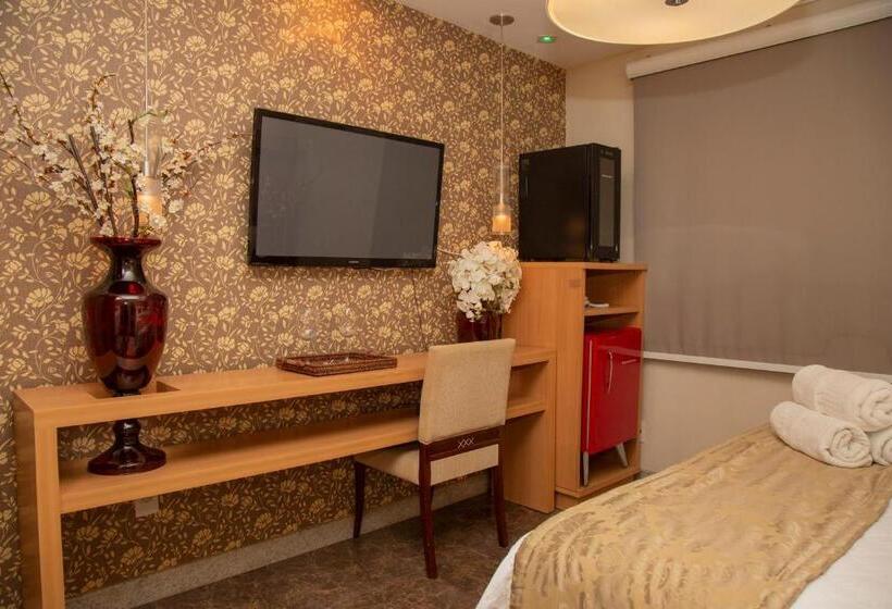 هتل Cravo E Canela