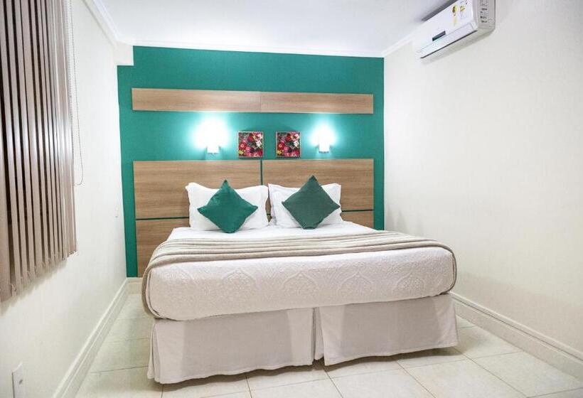 هتل Cravo E Canela