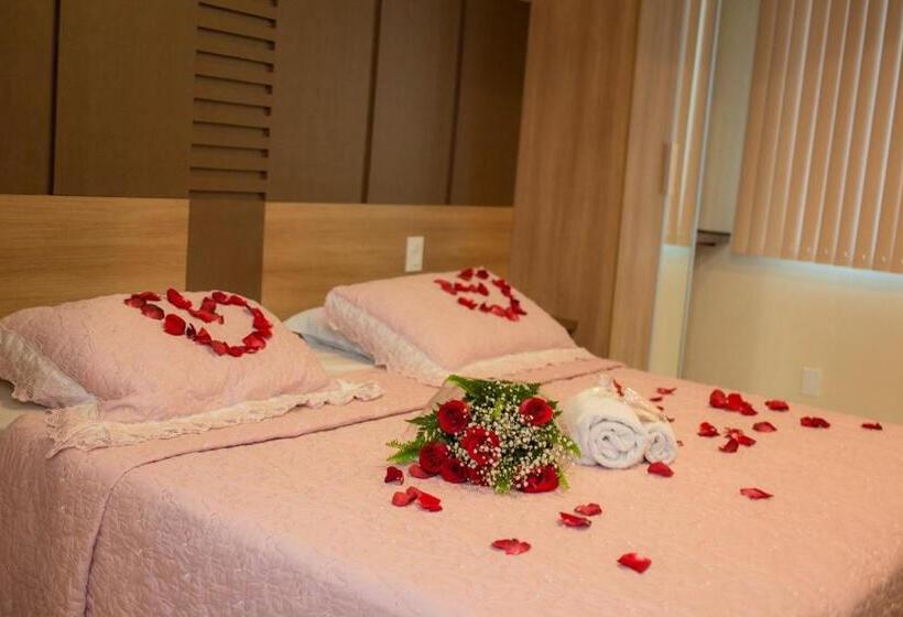 هتل Cravo E Canela