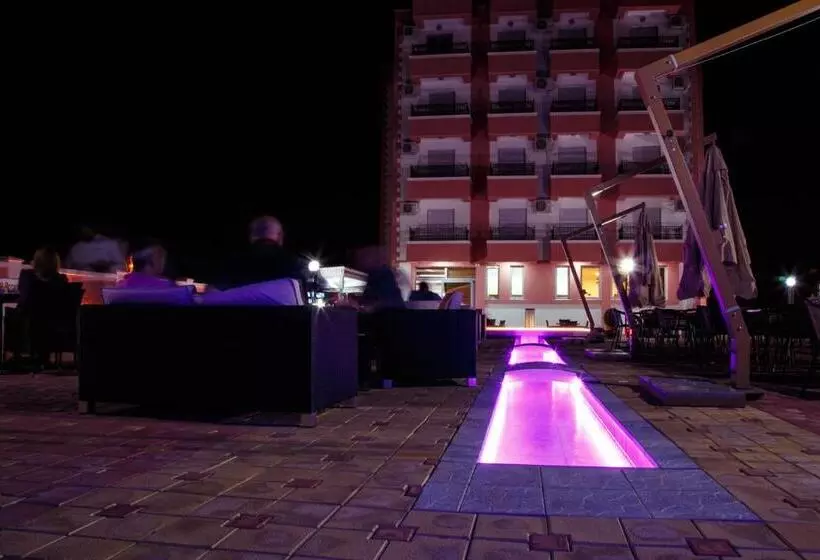 هتل Oasis