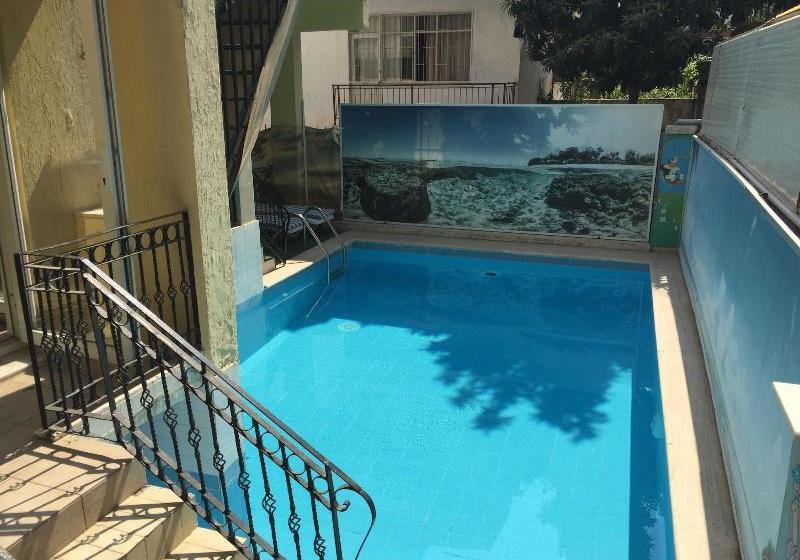 مُتل Arslanturk Ada Butik