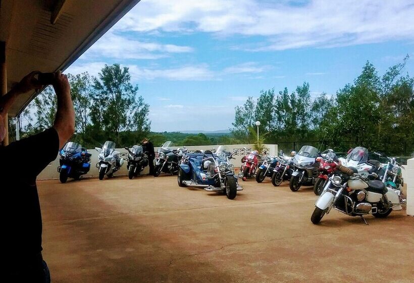 Мотель Avocado Motor Inn