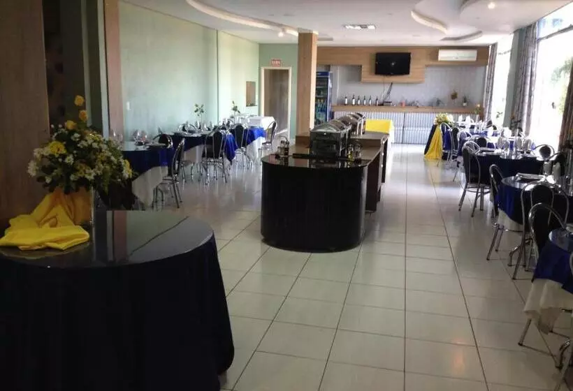 ホテル Cedro Palace