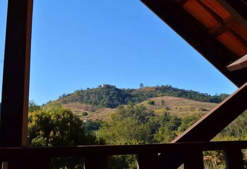 Hotelli Pousada Villa Três