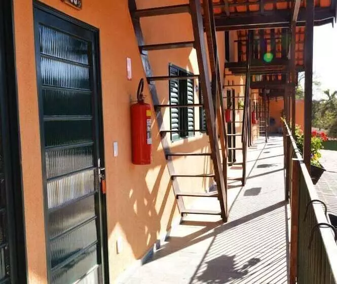 Hotelli Pousada Villa Três