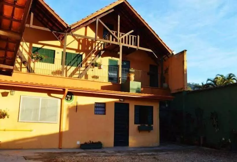 Hotelli Pousada Villa Três